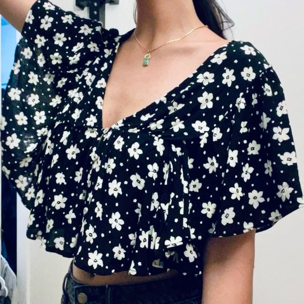 Forever 21 Floral Flowy Crop Top